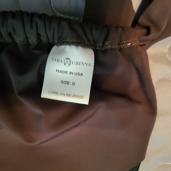 Tara Grinna Black Halter Top Bikini w/Removable Pads, Top Size D, Bottoms Sz. 10 - Picture 6 of 8